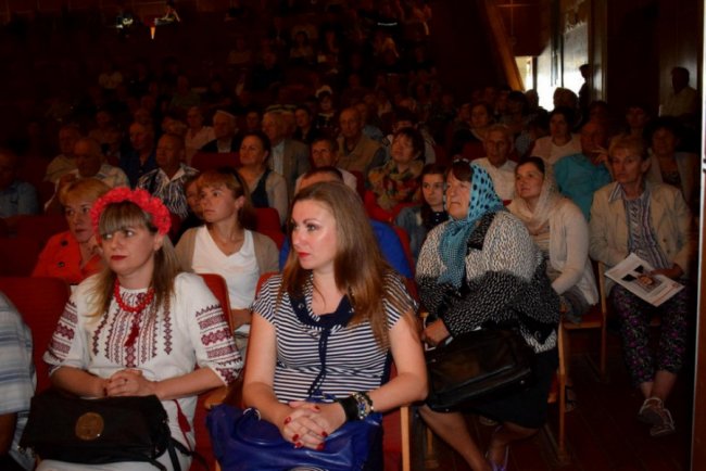 «Треба бути сліпим, щоб не бачити, скільки Івахів робить для округу»: як ратнівчани зустрічали народного депутата*