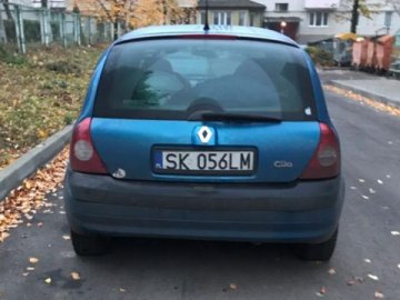 Пошкодив авто і «прокатав» людину на капоті: у Луцьку шукають винуватця ДТП. ФОТО