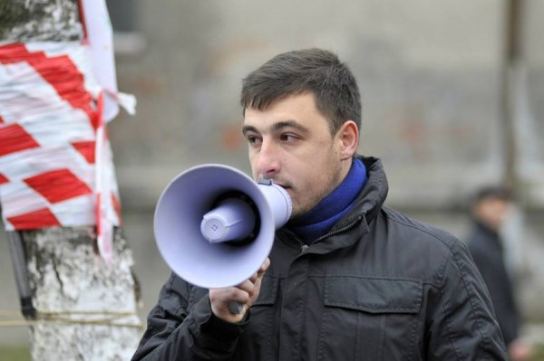 «Сидячий» пікет під прокуратурою Волині. ФОТО