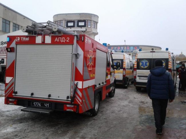 У Рівному в кіоску з шаурмою  вибухнув газовий балон: є постраждалі. ФОТО