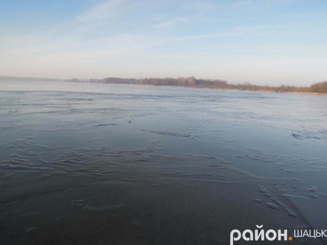 Іній та крига: морозний ранок у Шацьку. ФОТО