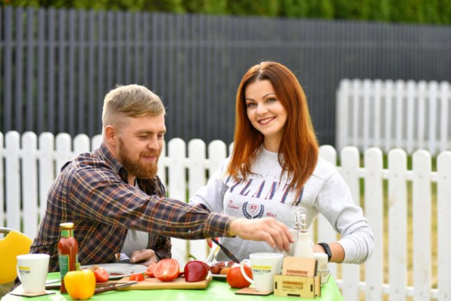Осінні барбекю-посиденьки: луцький фотограф зазнімкував молоду пару на відпочинку в «Оріоні»*