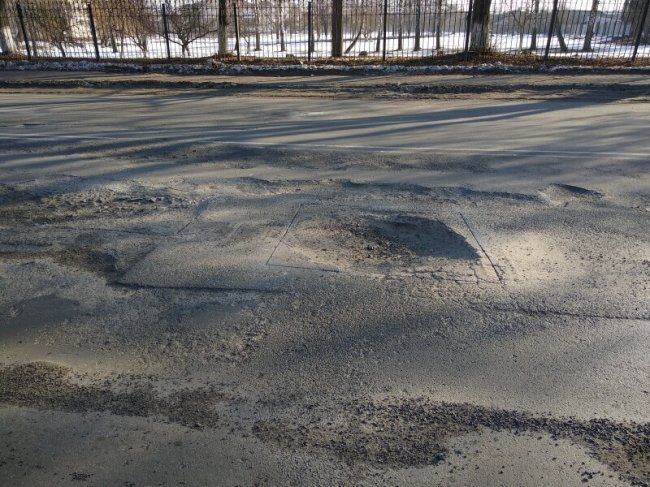 У Луцьку розповіли, як ремонтувати дорогу в мороз. ФОТО