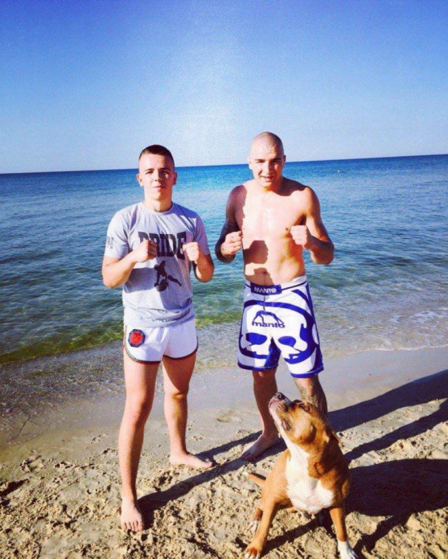 ЗМІ ідентифікували молодиків, які пікетували СБУ