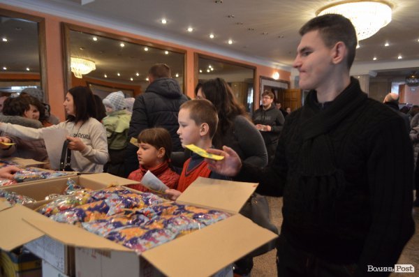 «Чужих дітей не буває»: маленькі лучани відвідали благодійний концерт