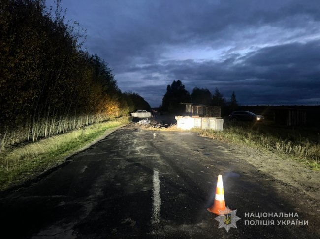 На Волині мотоцикліст в'їхав у бетонну плиту на недіючому блокпосту: загинули двоє людей. ДЕТАЛІ АВАРІЇ