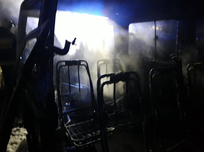 Гаряча помста: у Польщі українець підпалив дві автівки колишньому роботодавцю. ФОТО