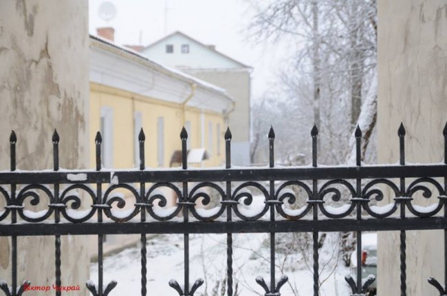 Старе місто в Луцьку засипало снігом. ФОТО