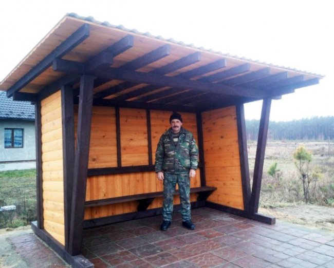 На Волині лісівники встановили зупинку. ФОТО