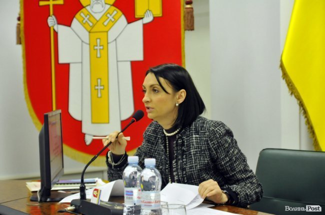 Юлія Вусенко не втомлювалася дискутувати з депутатами та відстоювала свою думку