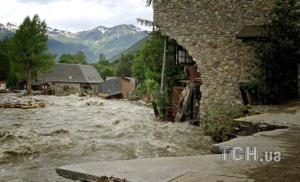 «Велика вода» в Європі дісталася Франції та Іспанії. ФОТО