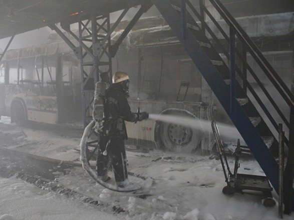 У Миколаєві горіло тролейбусне депо