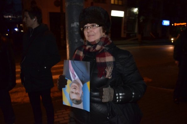 Під прокуратурою Волині - пікет з перевернутими «Януковичами». ФОТО 