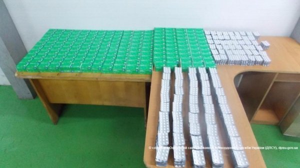 На Волині через кордон намагались перевезти велику партію психотропів. ФОТО