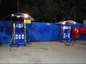 Загинув працівник станції: у столиці на заправці стався вибух. ВІДЕО