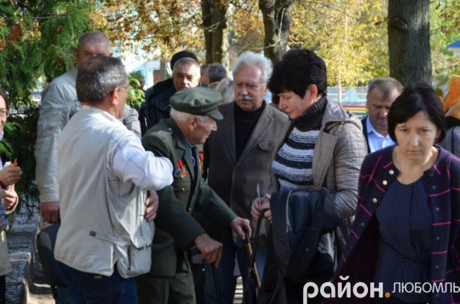 З піснями і подяками: як у Любомлі вшановували захисників України