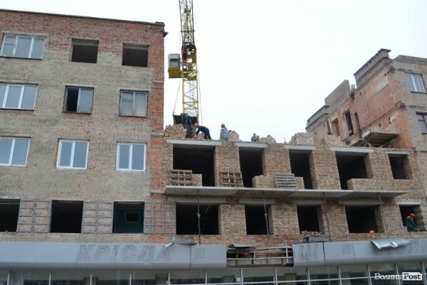 Будинок з обвалом «ліплять до купи», а він «розлазиться», – мешканці. ФОТО