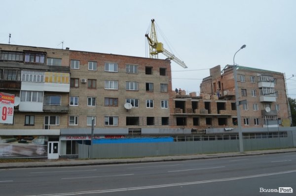 Будинок з обвалом «ліплять до купи», а він «розлазиться», – мешканці. ФОТО