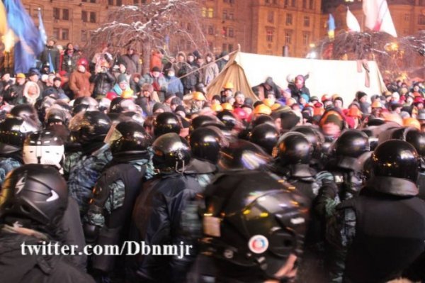 Штурм Євромайдану. ФОТО 