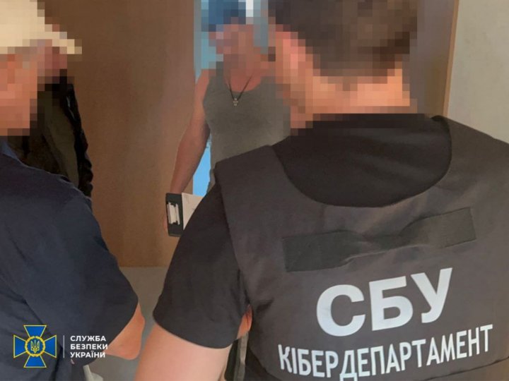 Посадовець «Укренерго» поцупив 10 мільйонів на закупівлі бронежилетів