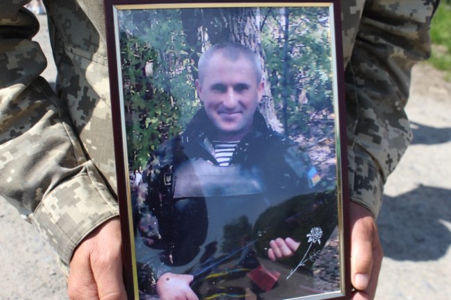 Мав авторитет серед побратимів: на Волині попрощалися із Героєм Віталієм Квачем