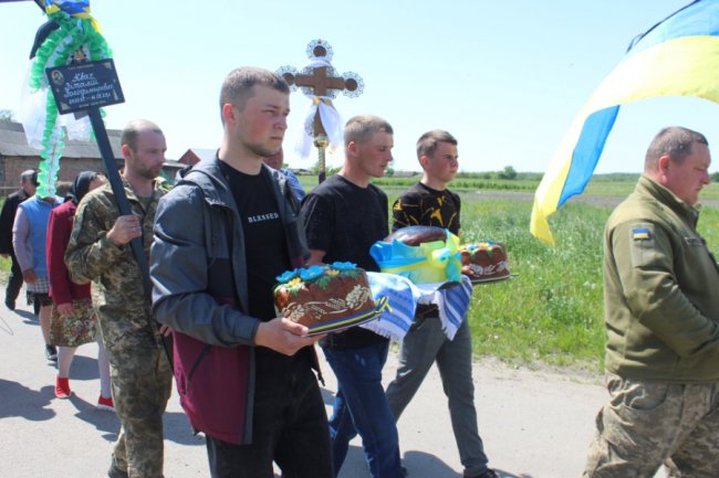 Мав авторитет серед побратимів: на Волині попрощалися із Героєм Віталієм Квачем