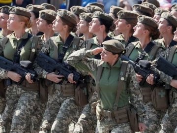 Скільки жінок служить в українській армії 