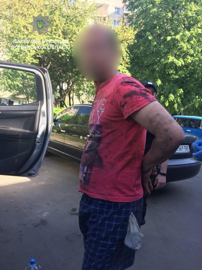 Як ловили чоловіка, який викрав телефон з автомобіля лучанина. ФОТО. ВІДЕО