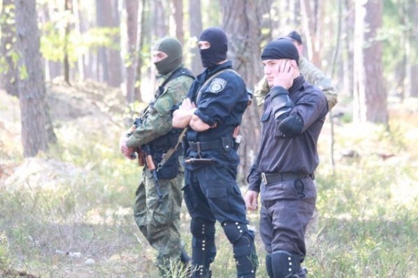 Старателі прорвали блокаду активістів до копанок. ФОТО