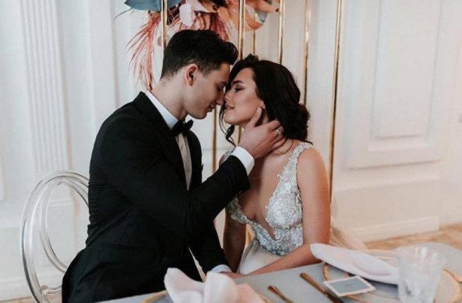 Переможниця «Холостяка» з Луцька «вийшла заміж» за відомого красунчика. ФОТО