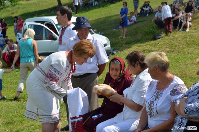 Новий майданчик і перше велике гуляння: в Оздові біля Луцька відсвяткували День села. ФОТО