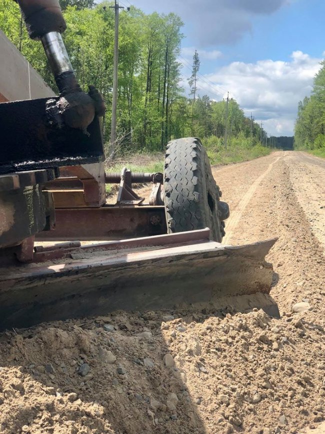 Волинські лісівники погрейдерували більше 200 кілометрів лісових доріг. ФОТО