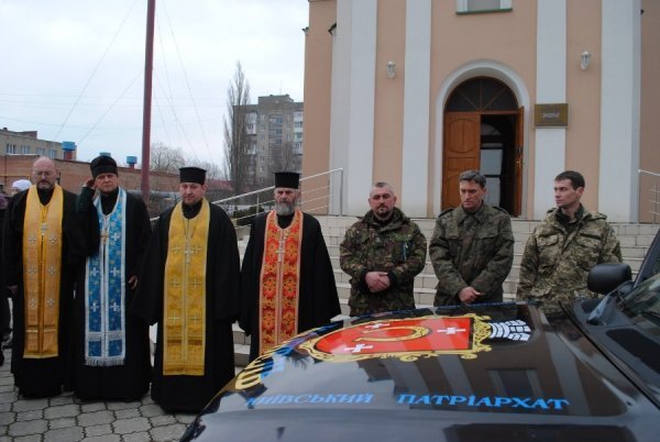 Віряни з Ковеля передали автомобіль бійцям 30 бригади