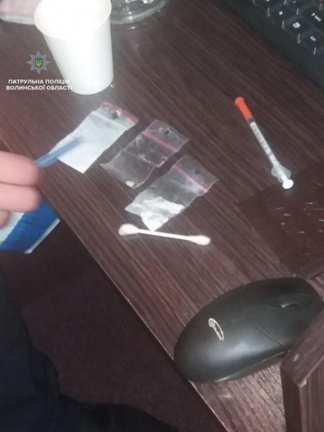 У Луцьку в «Спортлото» виявили чоловіка з наркотиками. ФОТО