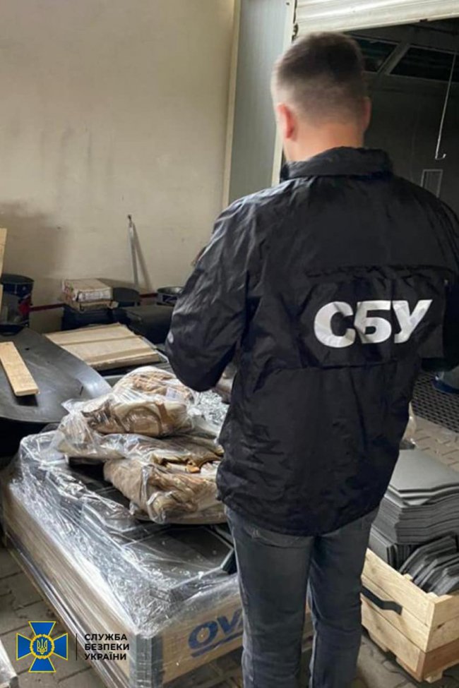 На Львівщині викрили мільйонну схему розкрадання військової амуніції