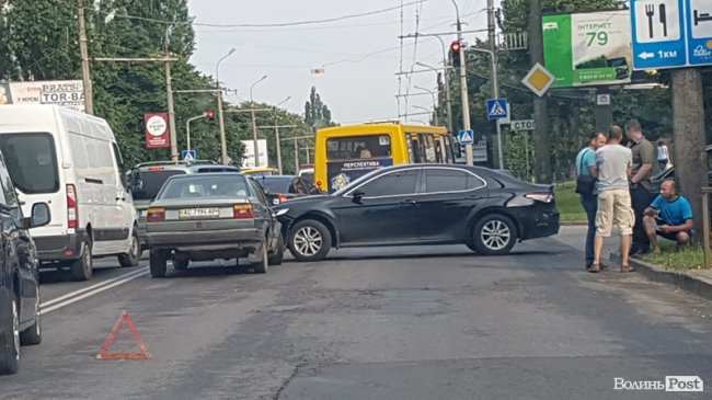 У Луцьку зіткнулись два легковики. ФОТО