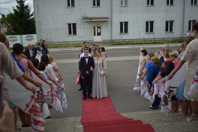 Як відгуляли випускний у Голобах. ФОТО