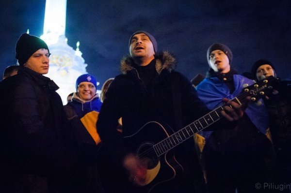 Фото за декілька хвилин до розігнання Майдану. ФОТО