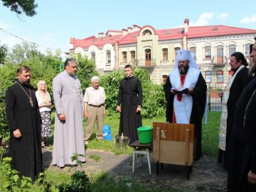 Владика Михаїл освятив монастир у Луцьку