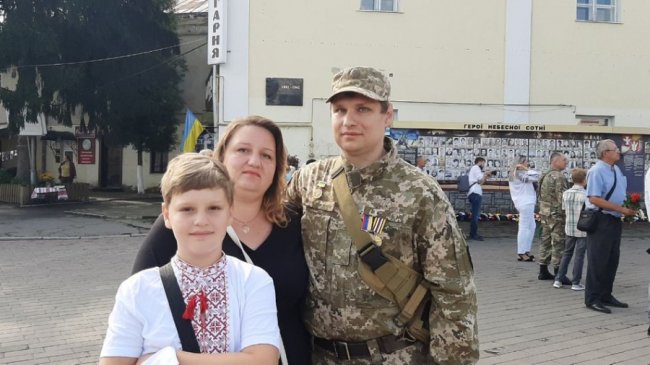 У Луцьку нагородили батьків загиблих на Сході воїнів. ФОТО