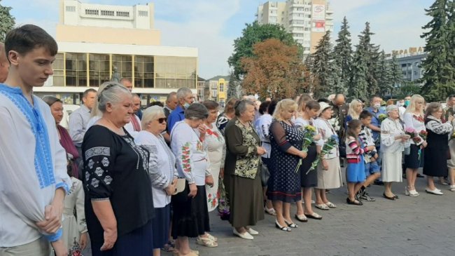 У Луцьку нагородили батьків загиблих на Сході воїнів. ФОТО