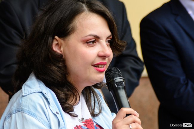 Люди з пересадженими органами посадили біля лікарні у Луцьку Алею життя. ФОТО