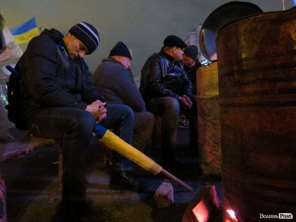 Майдан особливий - нічний. НОТАТКИ ОЧЕВИДЦЯ. ФОТО. ВІДЕО