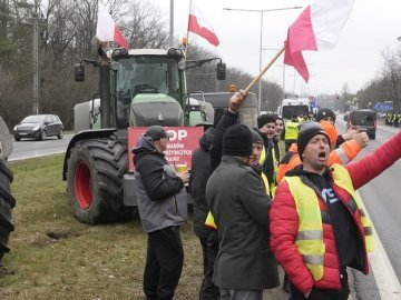 Поляки вчора не пропустили жодної фури через «Ягодин»