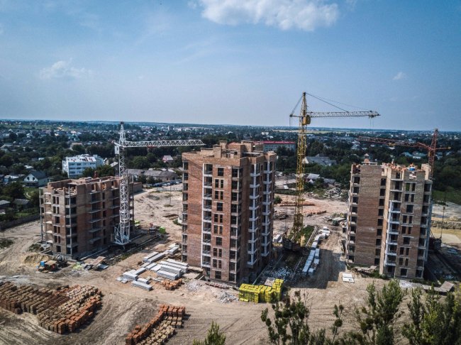 Луцький ЖК «Супернова»: вражаючі фото будівельного майданчика*