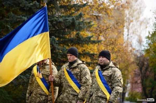 У Луцьку вшанували загиблих солдатів. ФОТО
