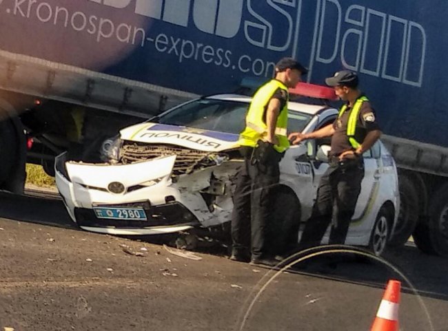 Під Луцьком патрульні потрапили в аварію. ФОТО