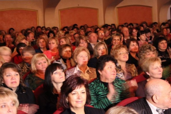 У Луцьку привітали і відзначили стипендіями освітян. ФОТО