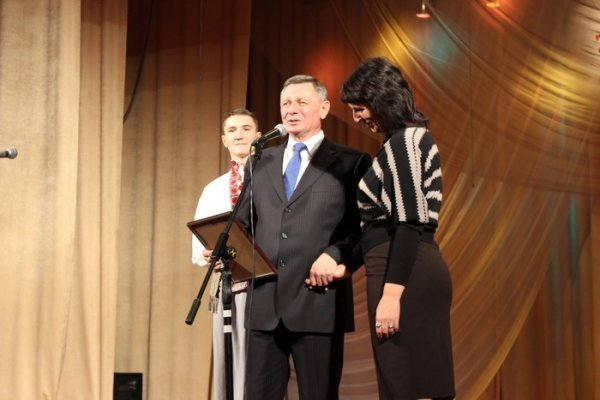 У Луцьку привітали і відзначили стипендіями освітян. ФОТО