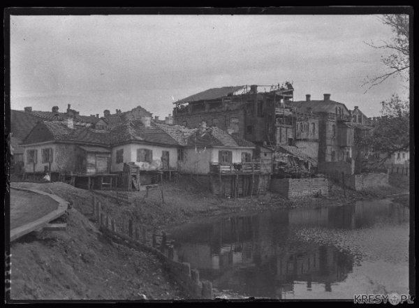 Шматок річки Глушець біля місця впадання у Стир. Сьогодні цього куточка не існує. На його місці приблизно - Інститут мистецтв СНУ імені Лесі Українки